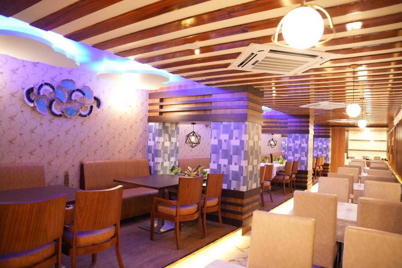 Hotel Eden Karwar Esterno foto