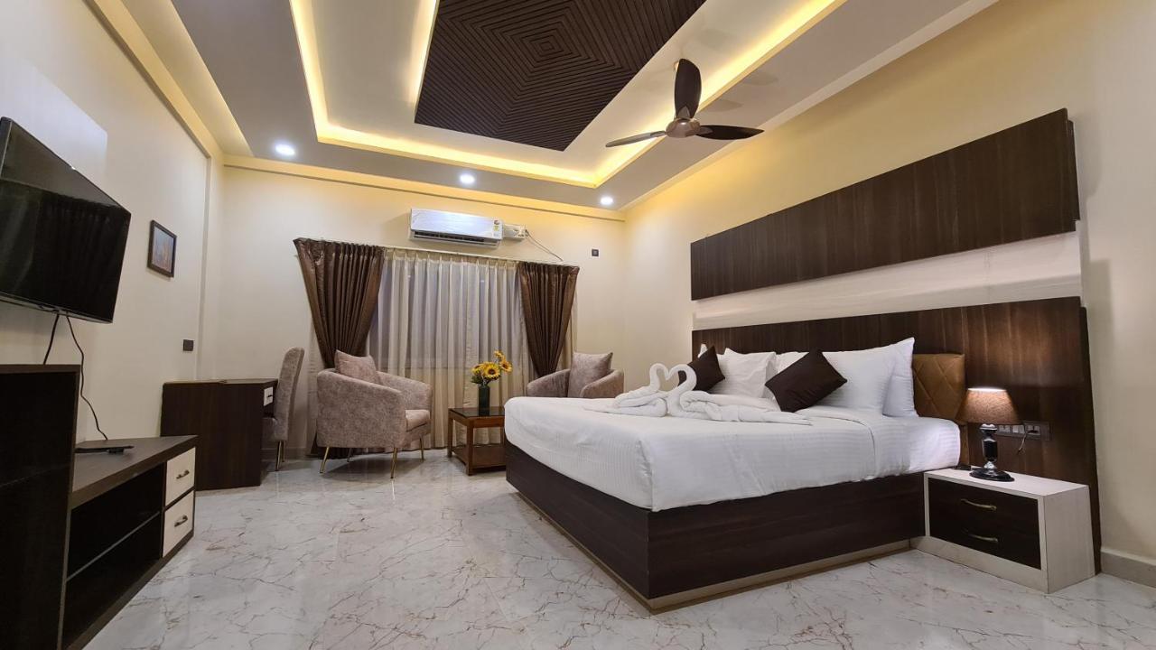 Hotel Eden Karwar Esterno foto
