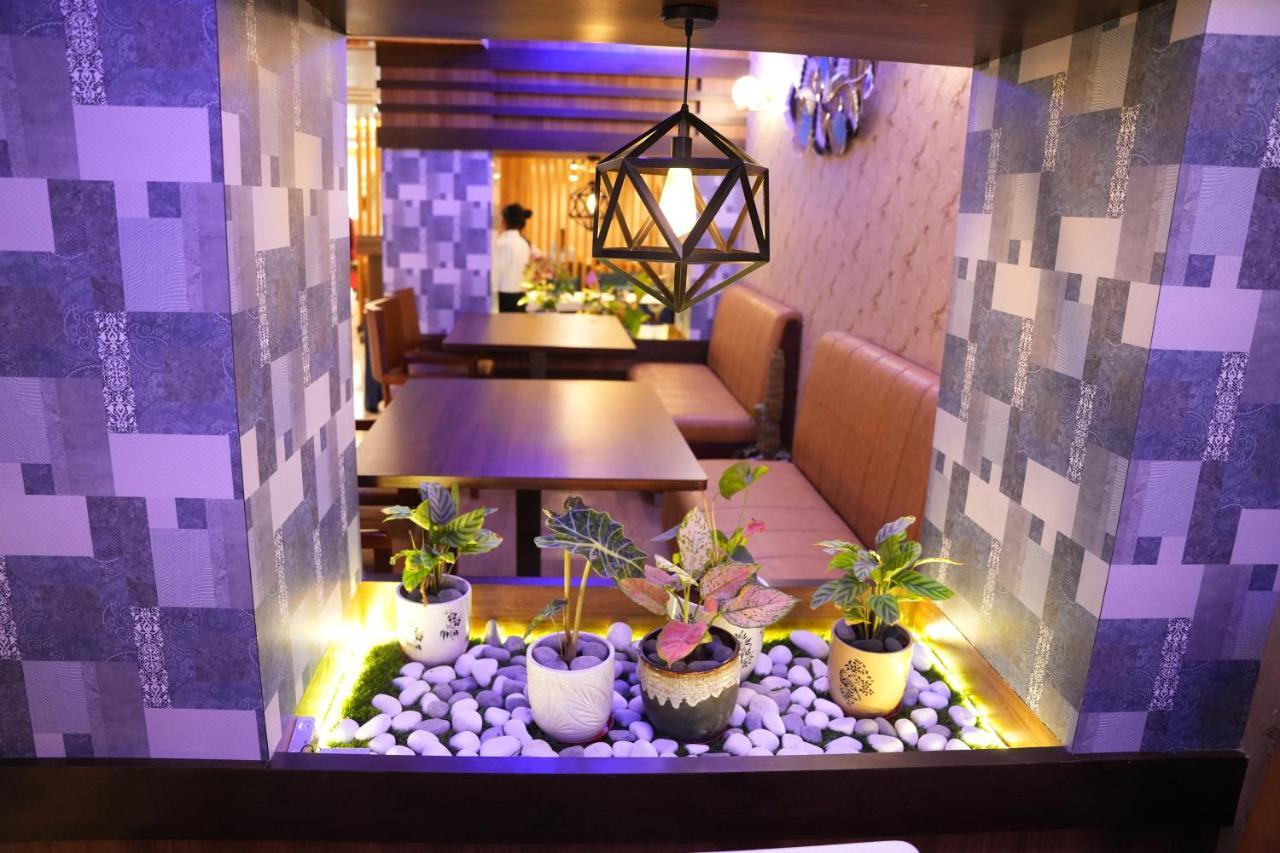 Hotel Eden Karwar Esterno foto