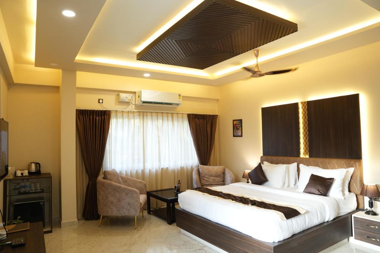 Hotel Eden Karwar Esterno foto