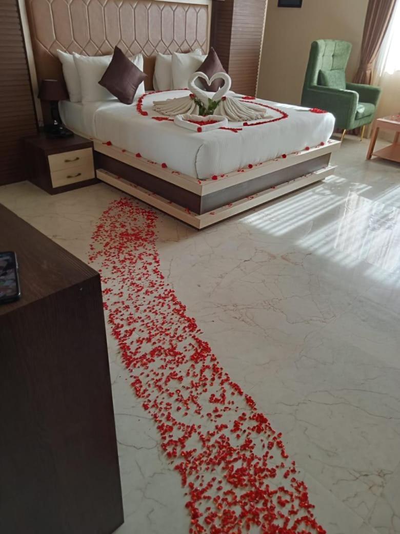 Hotel Eden Karwar Esterno foto